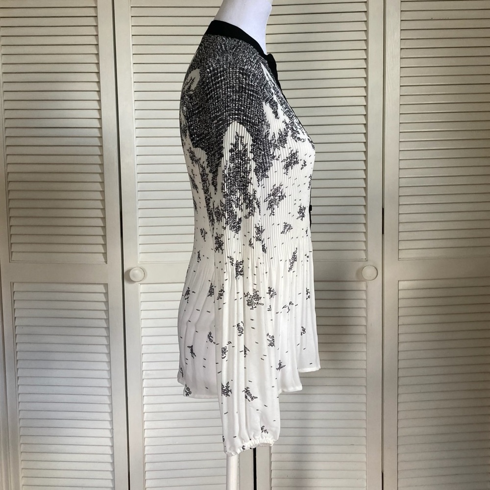 Sheer Floral Women's Top - Picture 5 of 8